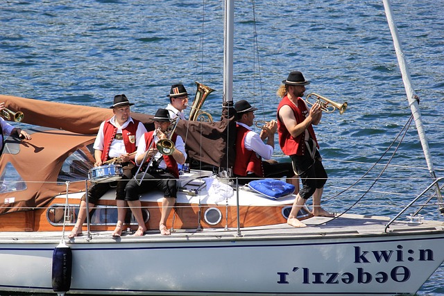 而不是仅凭 而不是仅凭